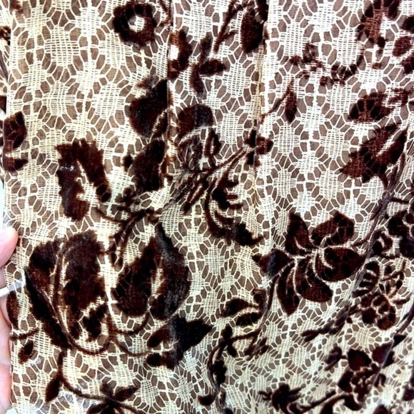 Muse Boston Proper - Cream Lace Flat Pattern With Velvet Flowers Ruched Dress 4 - Picture 11 of 13